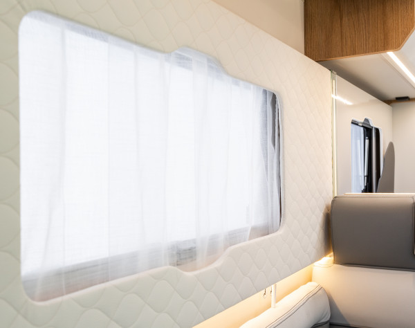 2020 Roller Team T-Line 590 Motorhome Lounge window