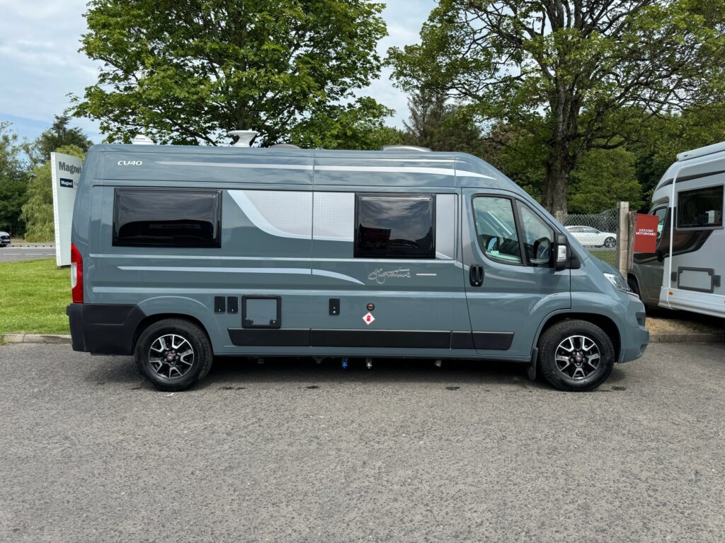 Elddis Signature CV40